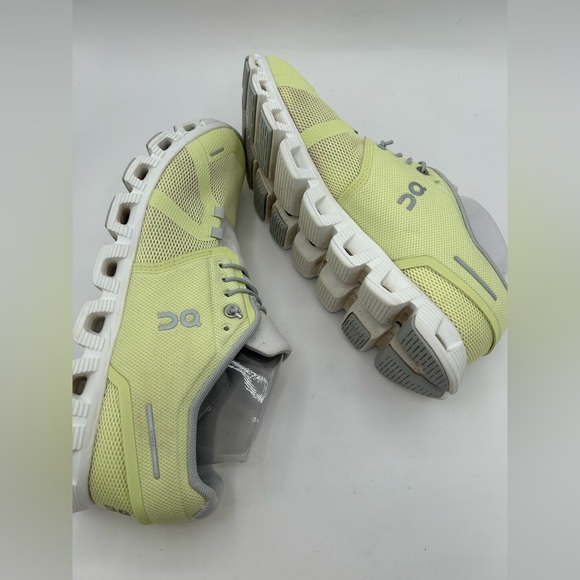 ON CLOUD Women's Cloud 5 Running Shoes color Hay/Frost Light Yellow and Gray 10 - Picture 8 of 13